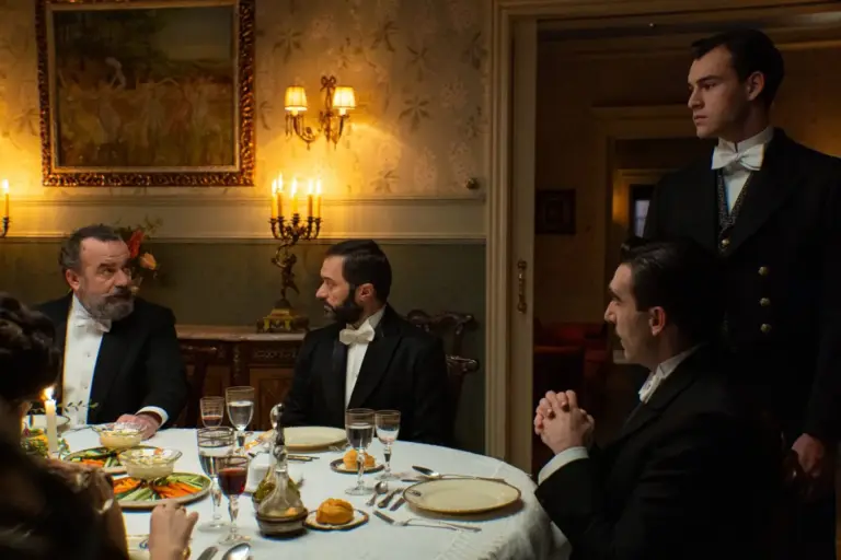 El ascenso de Curro cambiará muchas cosas en ‘La Promesa’ y finalmente sabremos por qué Margarita odia tanto a Leocadia 