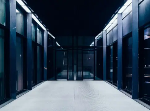 El impacto hídrico de los centros de datos con IA alerta sobre futuros problemas de agua en regiones similares a España El impacto hídrico de los centros de datos con IA alerta sobre futuros problemas de agua en regiones similares a España