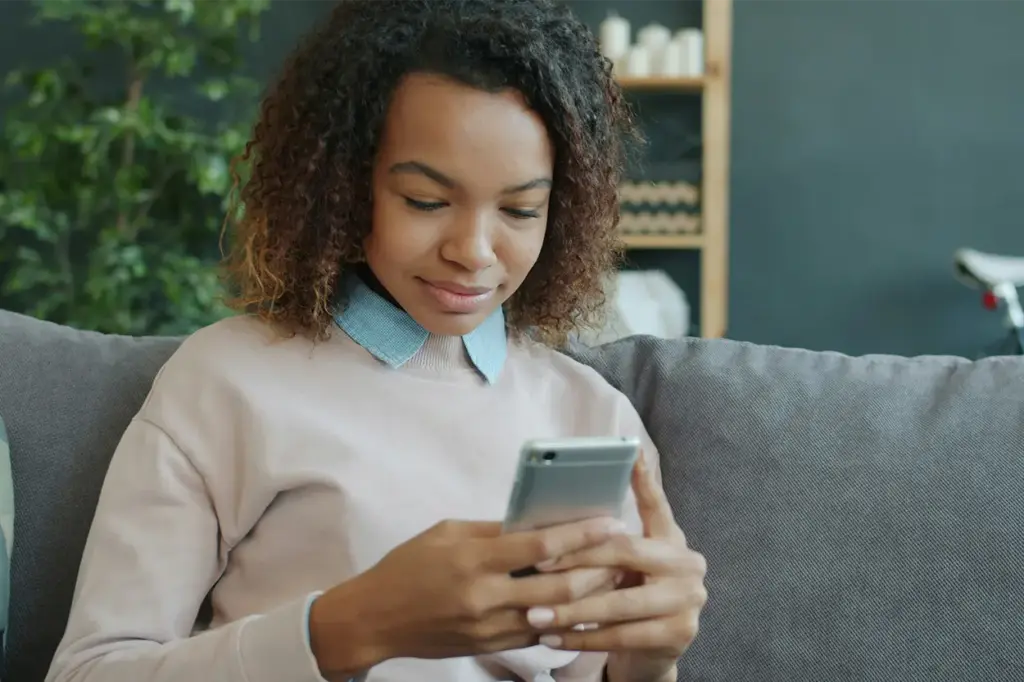 El repetidor de red móvil mejora exponencialmente la señal débil dentro de casa de manera económica