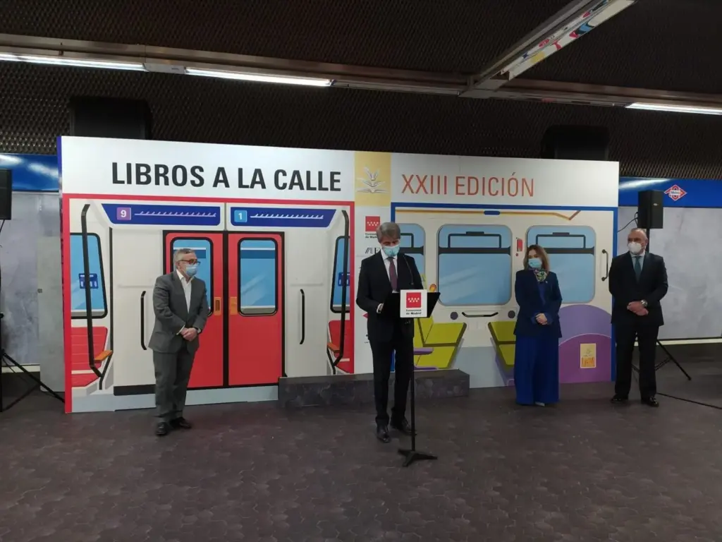 El transporte público como refugio para la lectura diaria