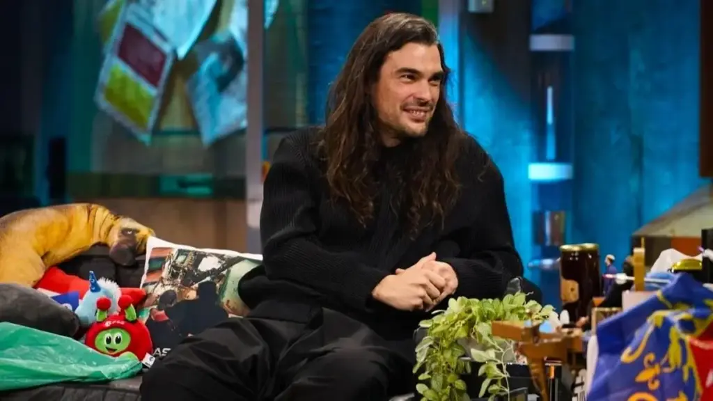 En ‘La Revuelta Oliver Laxe contó sobre sus orígenes