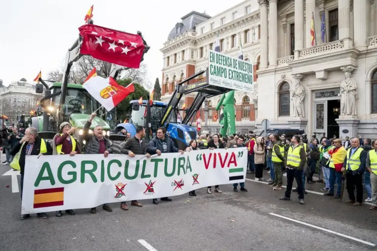 “Es una amenaza directa”: Los agricultores inician un nuevo ciclo de protestas en el campo por la política agraria