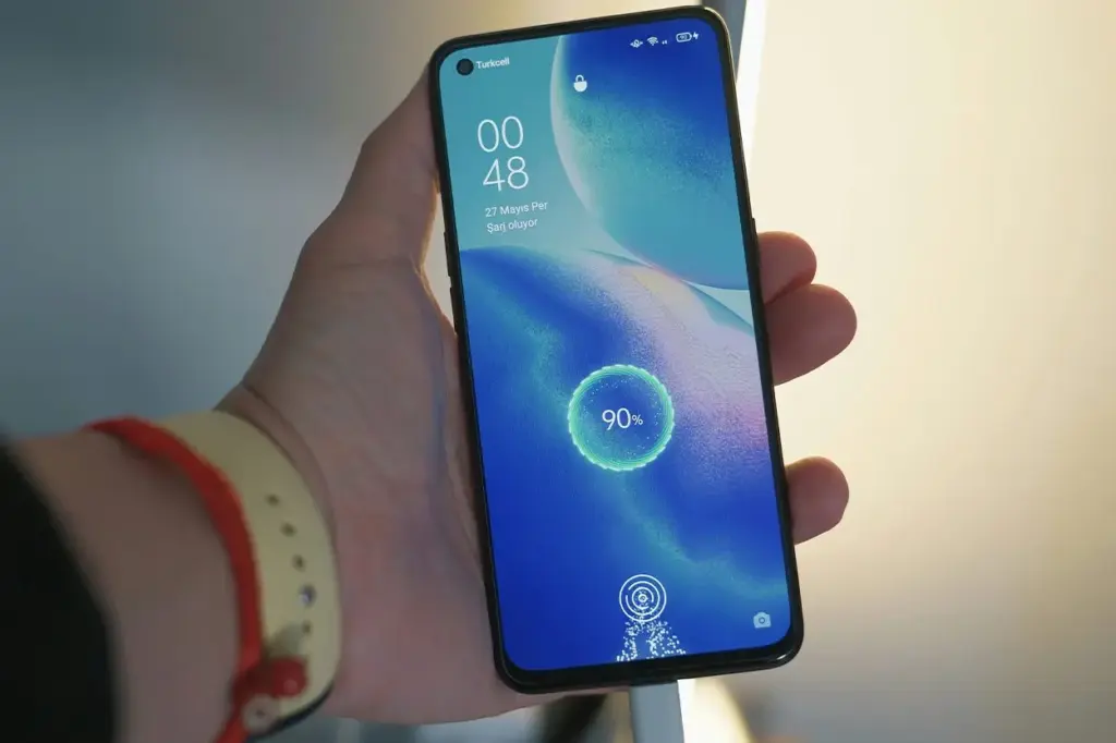 Evita daños irreversibles en tu batería eligiendo correctamente el cable USB-C para tu teléfono