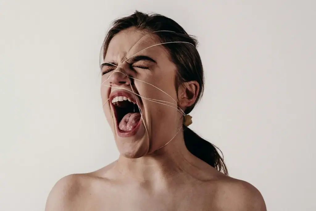 La ciencia respalda el uso de lenguaje fuerte como mecanismo efectivo para mejorar la resistencia