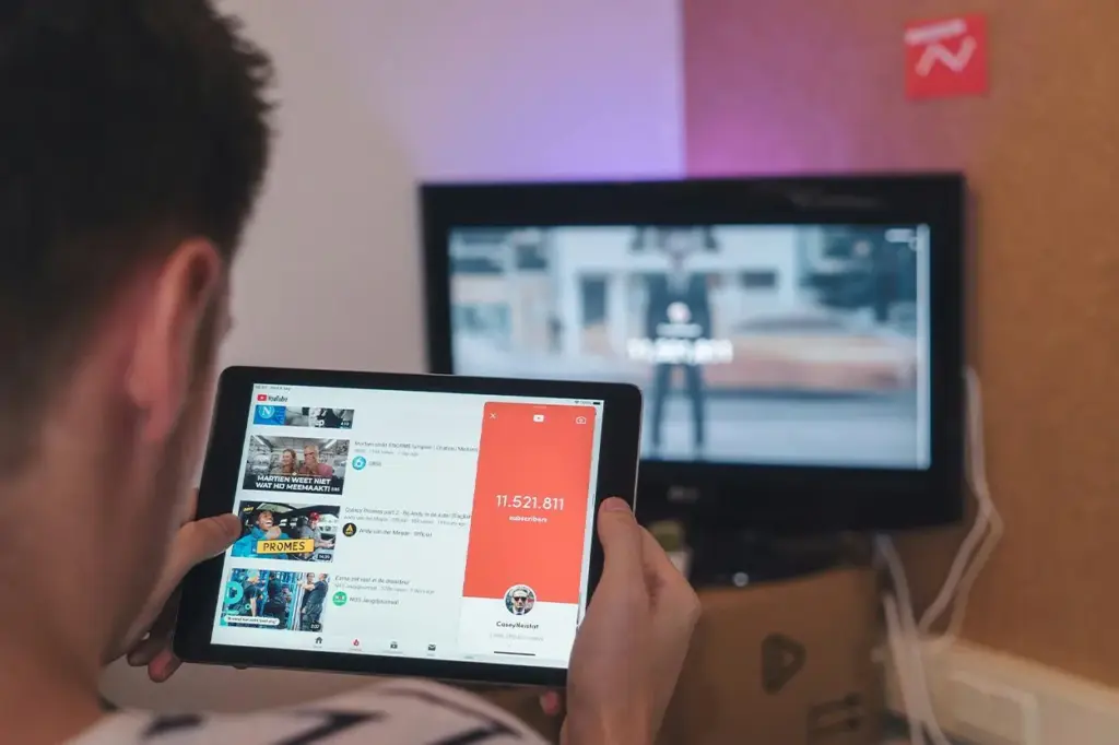 La degradación de YouTube se acelera por la proliferación de contenido basura creado con inteligencia artificial