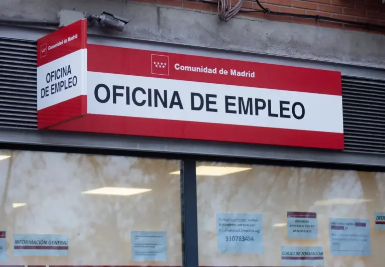 Problemas con las citas en el SEPE: la odisea de los parados para no perder su prestación por la saturación