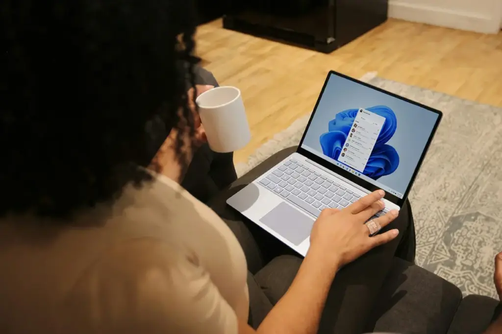 Microsoft lanza formación oficial en IA con cursos online gratuitos y credencial certificada