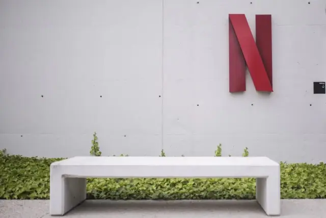 Netflix va a por Arturo Pérez Reverte y Fernando Aramburo: la plataforma redibuja la ficción española en 2026