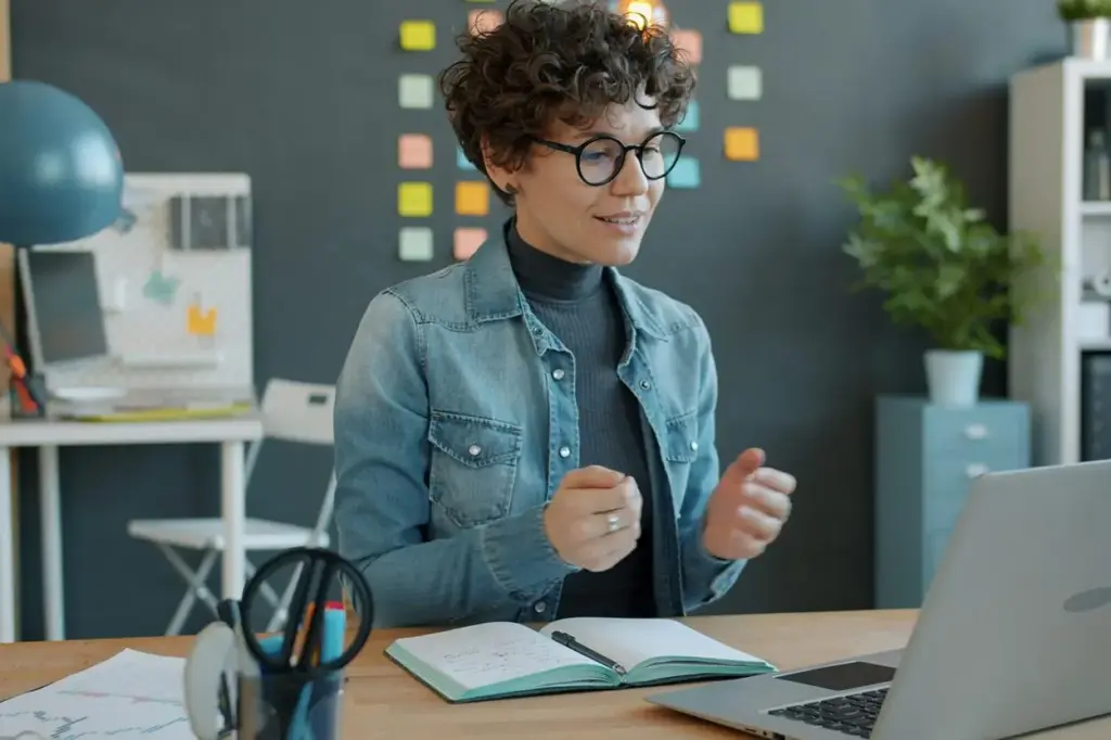 Normativa laboral de 2026 sobre el uso del PC personal para fines profesionales en España