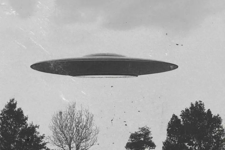 OVNI Berkshire Massachusetts 1969: 300 residentes vieron luces extrañas nunca explicadas