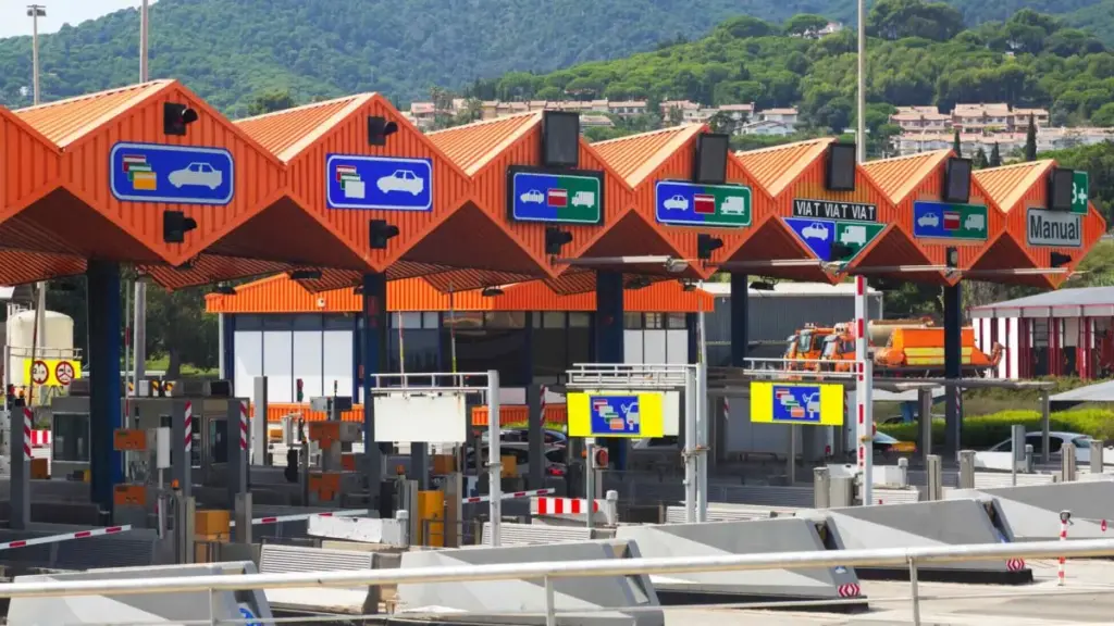 Peajes más caros hasta 2032: la subida de tarifas del Gobierno en las carreteras es una realidad Fuente;: Agencias