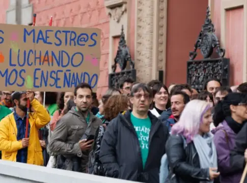 Profesores manifestándose en 2023 ante la Consejería de Educación de Madrid Profesores manifestándose en 2023 ante la Consejería de Educación de Madrid