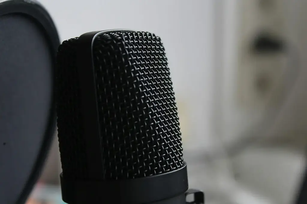 La IA de Alibaba que clona tu voz en segundos y habla 10 idiomas: el nuevo rival para ChatGPT y Gemini 2 Tecnología de clonación de voz de Alibaba marca competencia directa con gigantes como OpenAI y Google