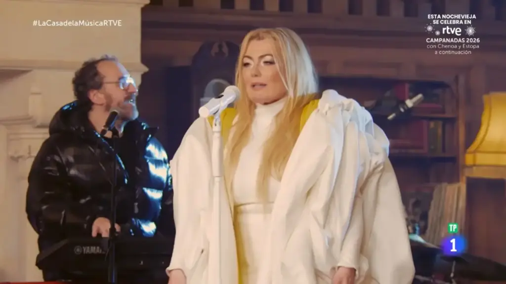 Vuelve la voz de una generación: Amaia Montero reaparece con La Oreja de Van Gogh para presentar su nuevo hit 1 Una actuación de La Oreja de Van Gogh grabada en un escenario icónico