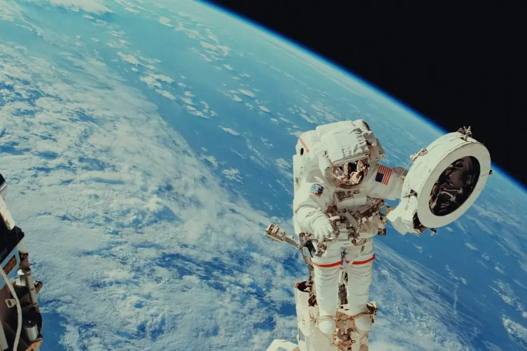 Una misión de la NASA regresa anticipadamente debido a problemas de salud de un astronauta