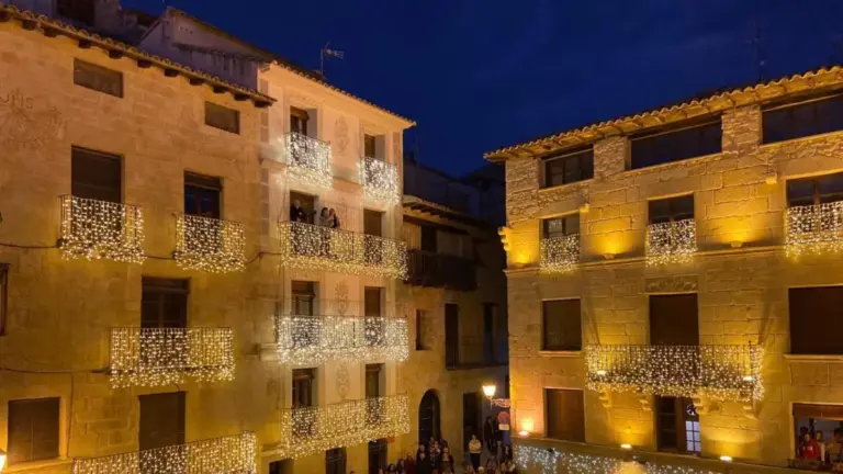 Parece sacado de Juego de Tronos pero está en Teruel: el pueblo medieval donde se come de lujo por 15 euros