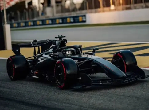amr26 aston martin Fernando Alonso Newey Miedo en el paddock por el nuevo Aston Martin: la obra maestra de Newey que hoy estrena Fernando Alonso en Barcelona Fuente: Formula1.com