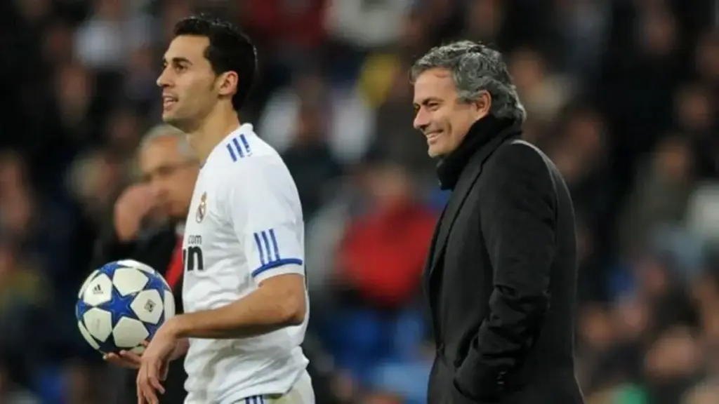 Arbeloa y Mourinho, un reencuentro de amigos con pizarras opuestas Fuente: Imago Images