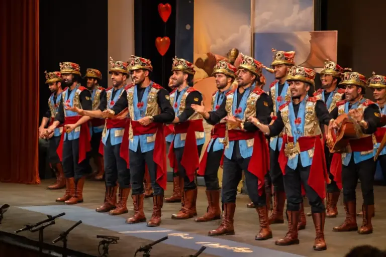 El Carnaval de Cádiz es lo único en España comparable a Río: aquí es donde tienes que estar en febrero