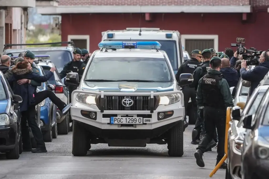 La revisión de los protocolos de custodia tras el crimen de Sueca: desfase entre los juzgados y los servicios sociales 1 La revisión de los protocolos de custodia tras el crimen de Sueca: desfase entre los juzgados y los servicios sociales Fuente: Europa Press