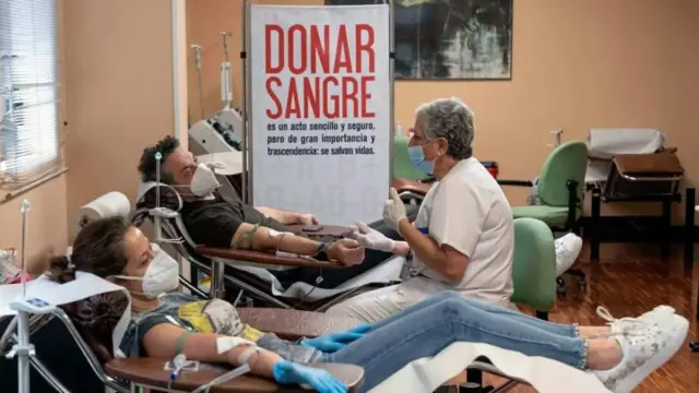 La respuesta ciudadana en Adamuz desborda los centros de transfusión tras el accidente ferroviario