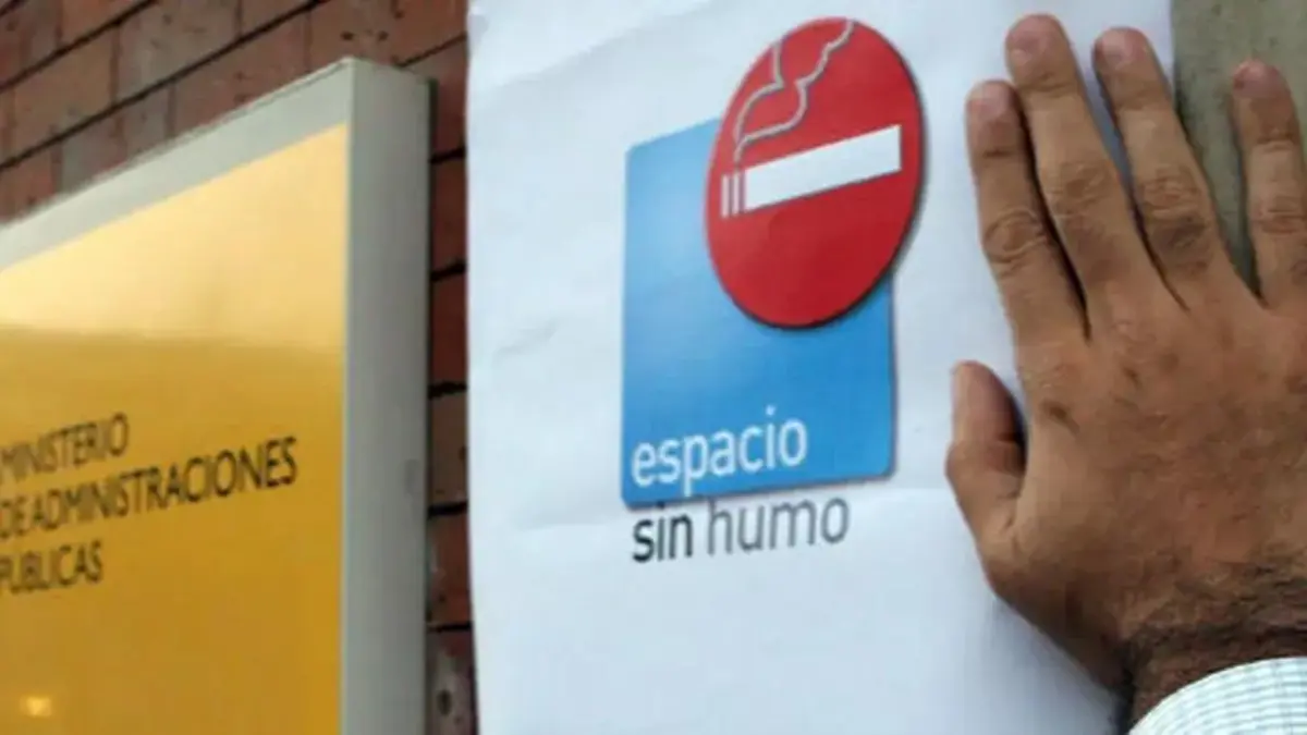 españa ley tabaco fumar humo bares España cumple 15 años sin humo en los bares con el consumo del tabaco en mínimos Fuente: Agencias