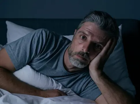 Si te despiertas cansado, revisa tu mesita de noche: el error común que impide a tu cerebro descansar. Si te despiertas cansado, revisa tu mesita de noche: el error común que impide a tu cerebro descansar.