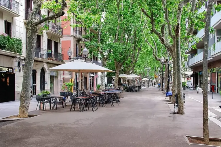 El barrio de Barcelona que el New York Times ha puesto en el mapa y donde tú solo has estado de paso