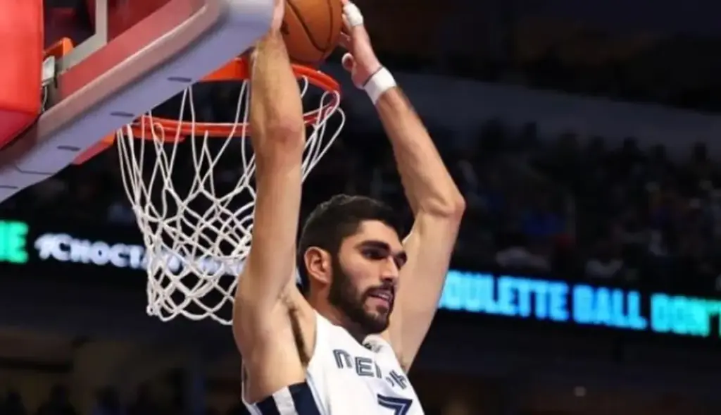 Santi Aldama despierta el interés de los grandes aspirantes al anillo de la NBA 1 Santi Aldama despierta el interés de los grandes aspirantes al anillo de la NBA Fuente: NBA Images