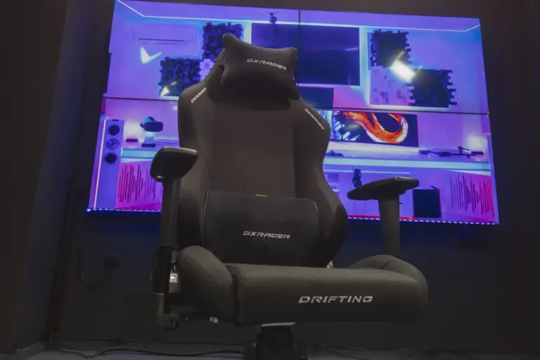 He encontrado una silla gaming que me sirve para el trabajo: la serie Drifting de DXRacer es un todoterreno muy cómodo