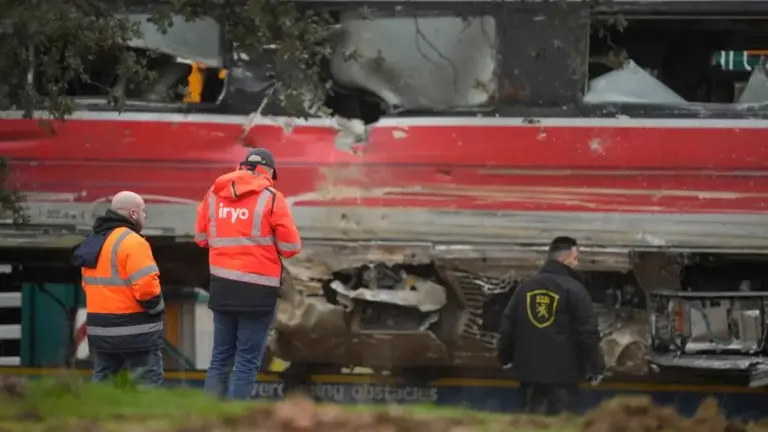 ¿Por qué no paró el tren? Las carencias del sistema que vigila la vía de Adamuz