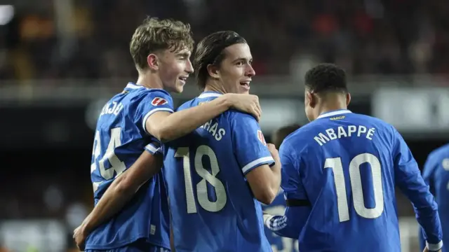 Arbeloa hereda los atascos de un Real Madrid que juega a impulsos