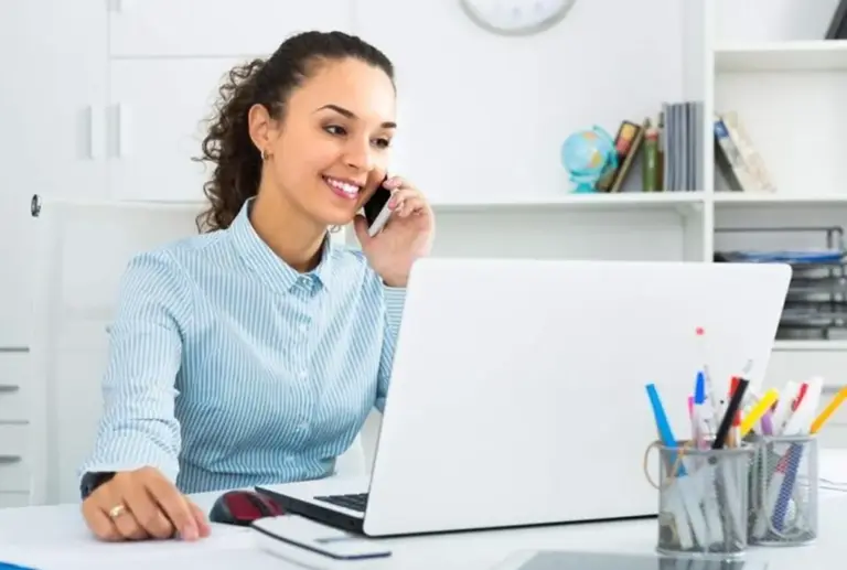 Cómo convertirse en auxiliar administrativo en 2026: guía de formación y salidas profesionales