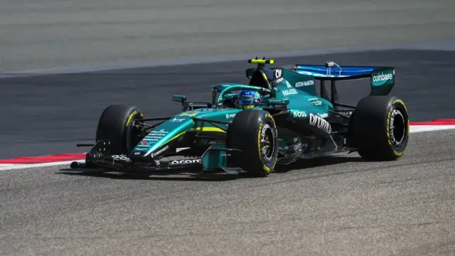 Aviso de Mercedes en los test mientras el motor Honda frena a Fernando Alonso