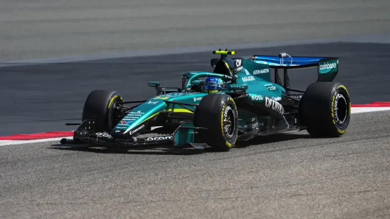 Aviso de Mercedes en los test mientras el motor Honda frena a Fernando Alonso