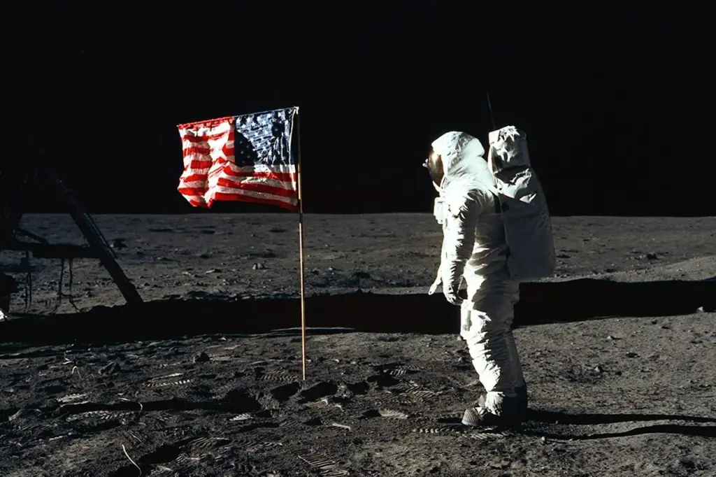 Jeff Bezos va a colonizar la Luna: Blue Origin deja el turismo espacial para centrarse en un cambio de planes 1 Blue Origin cambia de rumbo y deja en segundo plano el turismo espacial para enfocarse en proyectos de colonización lunar liderados por Jeff Bezos