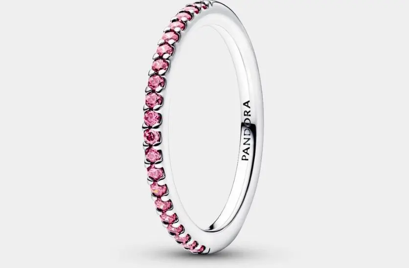 El complemento perfecto: anillos y cuarzo rosa