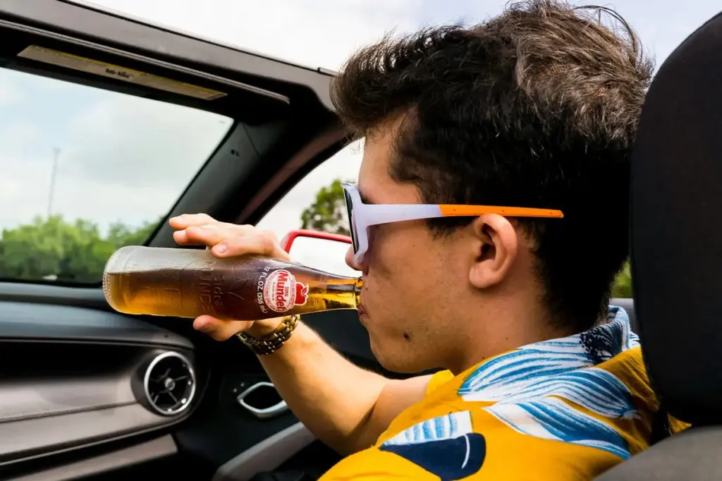 Coches equipados con cámara inteligente son capaces de identificar alcohol al volante y bloquear el encendido