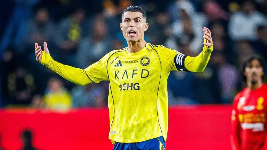 Rebelión en Riad: Cristiano amenaza con dejar el Al Nassr por el favoritismo hacia el equipo de Benzema Fuente: thmanyahsports