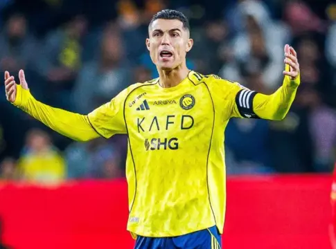 Cristiano amenaza dejar Al Nassr favoritismo Benzema Rebelión en Riad: Cristiano amenaza con dejar el Al Nassr por el favoritismo hacia el equipo de Benzema Fuente: thmanyahsports