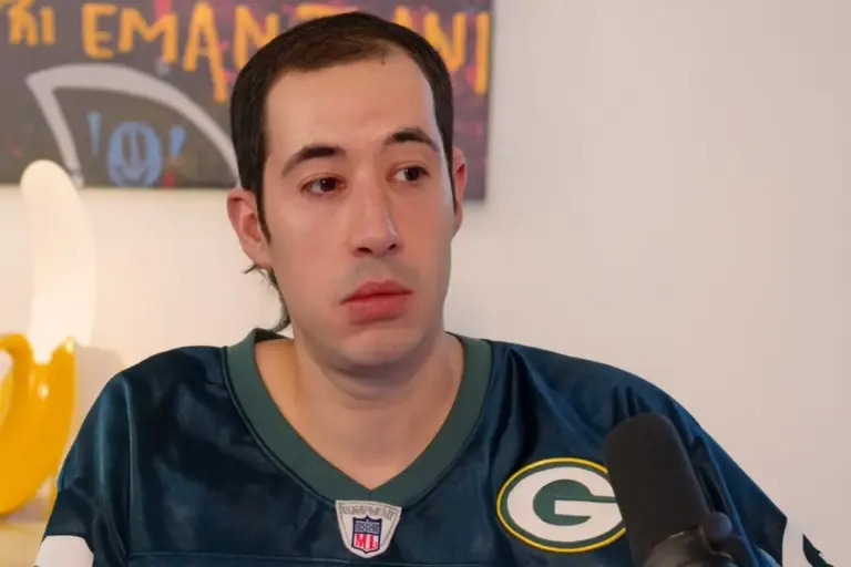 Ni cine ni series: el actor de 'Aquí no hay quien viva' que ahora sirve mesas en un pueblo de Toledo