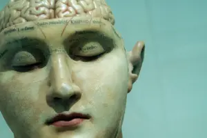 El divulgador científico Luis Quevedo detalla por qué el cerebro envejece según cómo lo utilizamos cada día