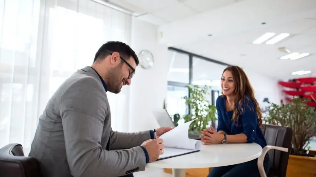 Ya no podrán preguntarte "cuál era tu sueldo en la anterior empresa": la UE se pone seria con la negociación salarial 27 El fin de una pregunta que marcaba tu futuro salarial