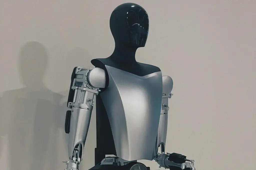 Elon Musk defiende que sus robots humanoides podrán sustituir en el futuro a muchas residencias de ancianos