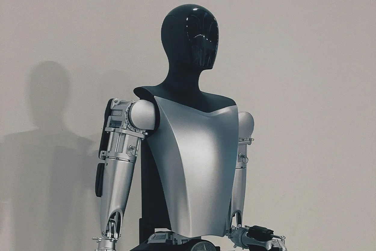 Elon Musk defiende que sus robots humanoides podrán sustituir en el futuro a muchas residencias de ancianos Elon Musk defiende que sus robots humanoides podrán sustituir en el futuro a muchas residencias de ancianos