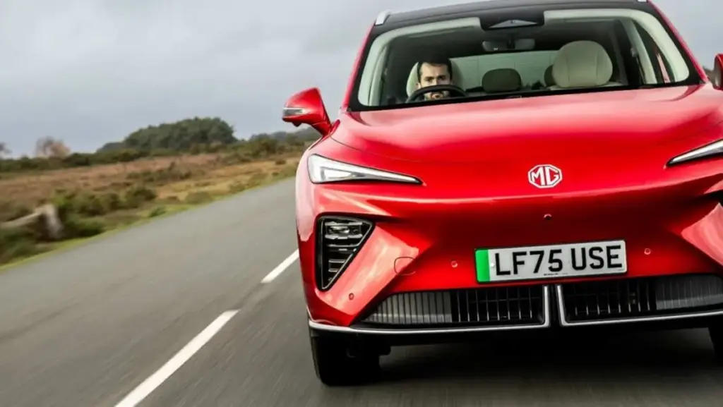 Españoles que prefieren coches chinos a las marcas de toda la vida: el fenómeno BYD y MG explica el cambio en el mercado Fuente: MG