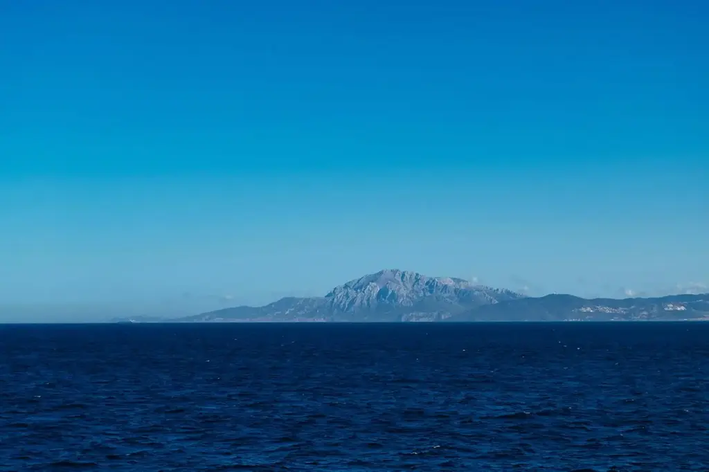 El fin del Estrecho de Gibraltar: el estudio geológico que pone fecha a su desaparición 3 Geólogos analizan cómo y cuándo podría desaparecer el Estrecho de Gibraltar por la evolución de las placas tectónicas