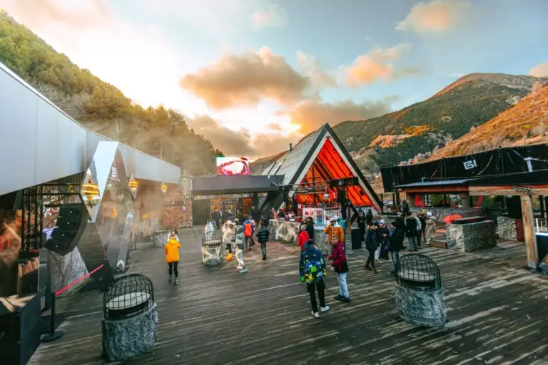 El 'après-ski' L’Abarset evoluciona en Grandvalira hacia un modelo que integra gastronomía y música