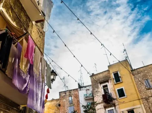 Hoy, en cosas que desconocías. Tu comunidad de vecinos puede obligarte a quitar el tendedero Hoy, en cosas que desconocías: Tu comunidad de vecinos puede obligarte a quitar el tendedero