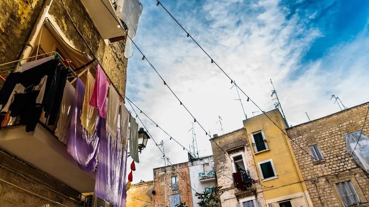 Hoy, en cosas que desconocías. Tu comunidad de vecinos puede obligarte a quitar el tendedero Hoy, en cosas que desconocías: Tu comunidad de vecinos puede obligarte a quitar el tendedero